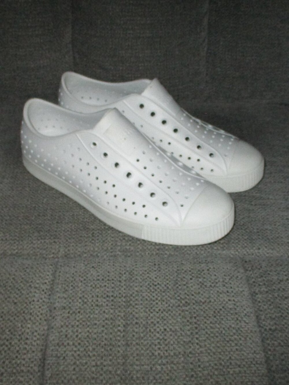 LIKE NEW! SOLID WHITE NATIVE JEFFERSON Men's 10